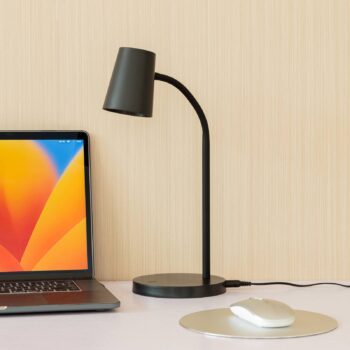 Stolná LED lampa Lindby Ailina, výška 36 cm, čierna, stmievateľná