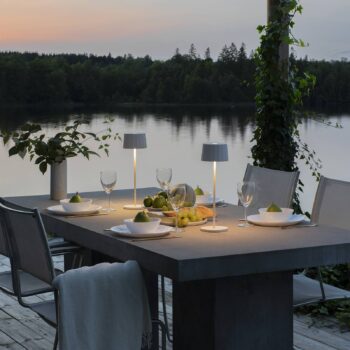 Stolná LED lampa Positano do exteriéru, biela