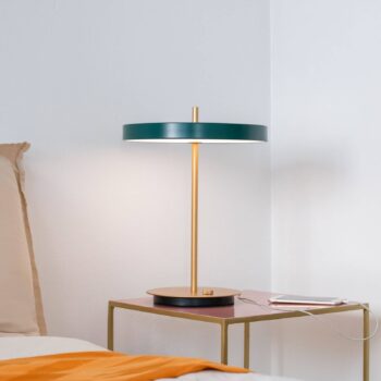 Stolná LED lampa UMAGE Asteria Table, USB, lesná zelená/mosadz