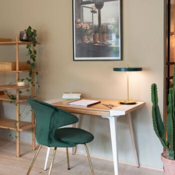 Stolná LED lampa UMAGE Asteria Table, USB, lesná zelená/mosadz