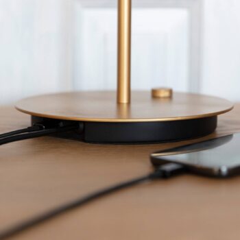 Stolná LED lampa UMAGE Asteria Table, USB, rubínovo červená/mosadz