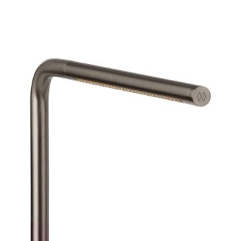 Stolná LED lampa UMAGE Omni, oceľ, výška 46 cm, otočná kovová