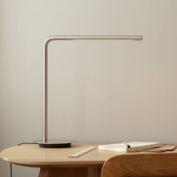 Stolná LED lampa UMAGE Omni, oceľ, výška 46 cm, otočná kovová