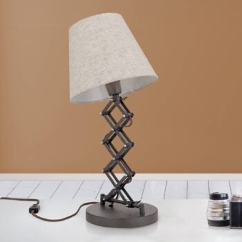 Stolná lampa Factory v priemyselnom vzhľade