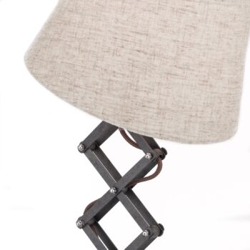 Stolná lampa Factory v priemyselnom vzhľade