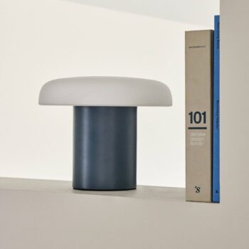 Stolná lampa HÜBSCH Ateliers, tmavomodrá, biela, sklo, železo