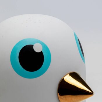 Stolná lampa KARE Birdie z porcelánu, výška 26 cm