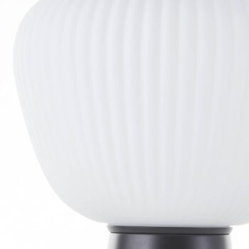 Stolná lampa Kaizen, výška 25 cm, opál, sklo