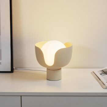 Stolná lampa Lindby Fiora, béžová, sklo, kov, Ø 20 cm