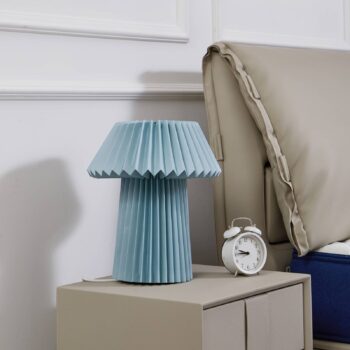 Stolná lampa Lindby Magali, svetlomodrá, papier, Ø 34 cm, E14