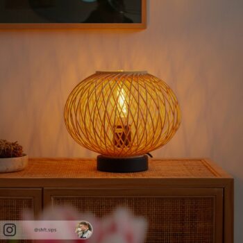 Stolná lampa Lindby Solvira, bambusové prútie, okrúhla
