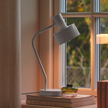 Stolná lampa Matis, kov, nastaviteľné tienidlo, biela