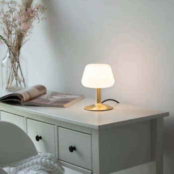 Stolná lampa Paul Neuhaus Till, mosadzná farba, sklo, stmievateľná