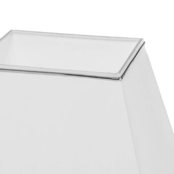 Stolná lampa Veronique úzky podstavec, biela/chróm