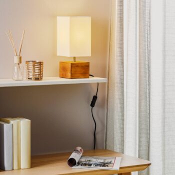 Stolná lampa Woody s dreveným podstavcom 12cmx12cm
