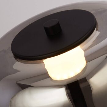 Stolová LED lampa Frisbee so skleneným tienidlom