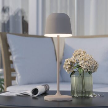 Stolová LED lampa Mannera s batériou, piesková