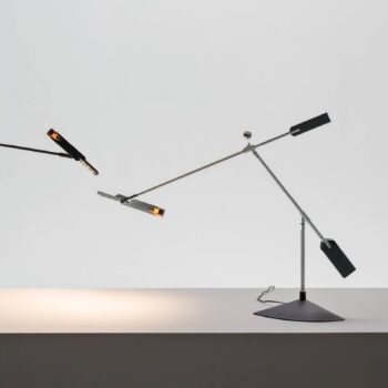 Stolová LED lampa Stilnovo Halley, čierna, projekcia 100 cm