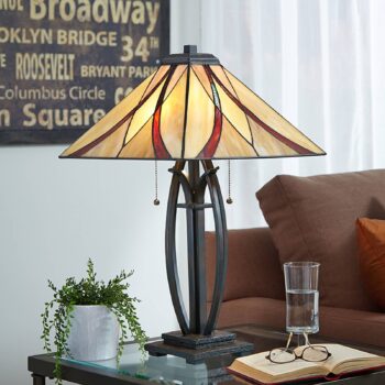 Stolová lampa Asheville vo vzhľade Tiffany