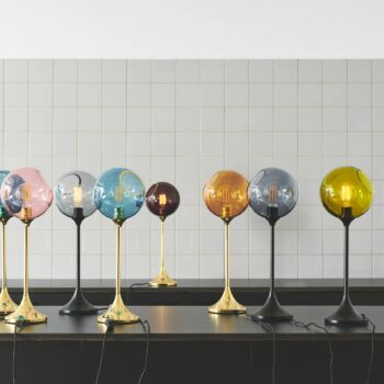 Stolová lampa Ballroom, dymovo sivá, sklo, fúkaná, tlmená.