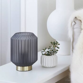 Stolová lampa Beacon Clancy, tienidlo z dymového skla, výška 17 cm