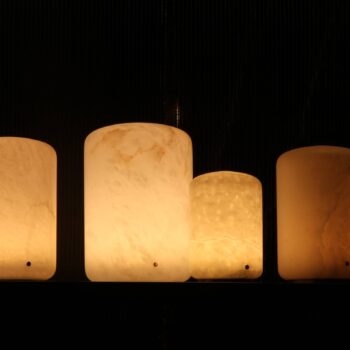 Stolová lampa Capsule LED v alabastrovej farbe Výška 30,2 cm