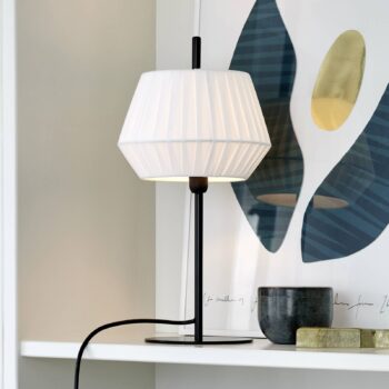 Stolová lampa Dicte, ručne viazané tienidlo, biela