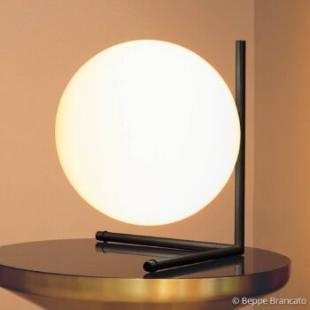 Stolová lampa FLOS IC T2, čierna