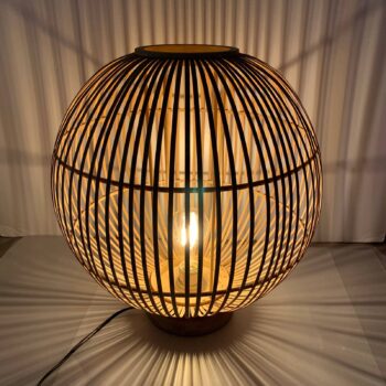 Stolová lampa Hildegard z bambusu, Ø 30 cm