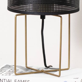 Stolová lampa Kamil s dierovaným kovovým tienidlom