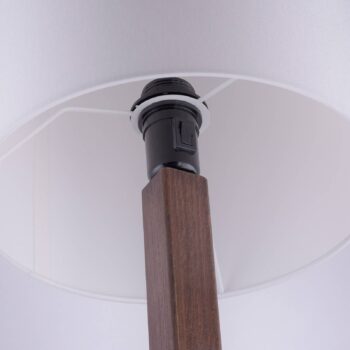 Stolová lampa Quitani Elif, biela, hranatá, tmavý dub