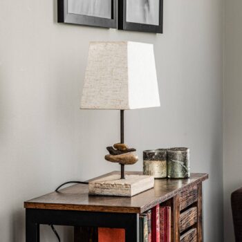 Stolová lampa Seregon s látkovým tienidlom, výška 39 cm
