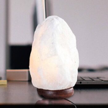 Stolová lampa zo soľného krištáľu Stone, biela