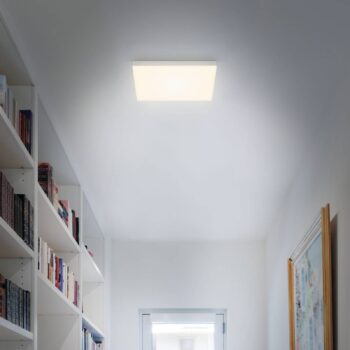 Stropné LED Flame 3 000K, 28,7x28,7 cm, strieborná
