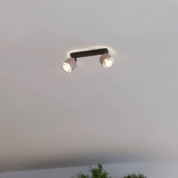 Stropné bodové svietidlo Rosley, dĺžka 31 cm, čierne/prírodné, 2 svetlá.