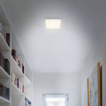 Stropné svietidlo Flame LED, 15,7 x 15,7 cm, biele