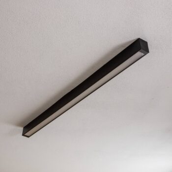 Stropné svietidlo Straight čierne 122 cm