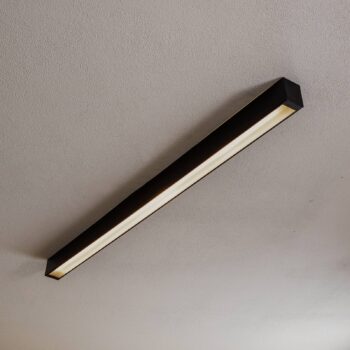 Stropné svietidlo Straight čierne 122 cm