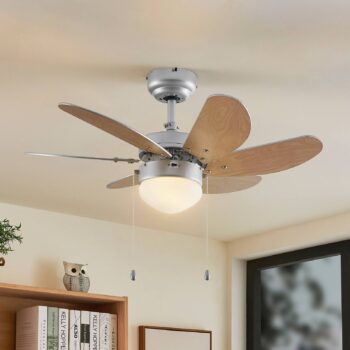 Stropný ventilátor Lindby s osvetlením Minja, strieborný, tichý, 78 cm