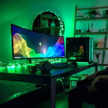 Svetelná reťaz Twinkly RGBW, 250 fl. 20 m čierna