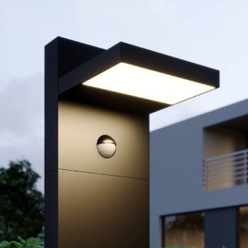 Svetelný stĺpik Lucande LED Silvan, 65 cm, senzor, antracit