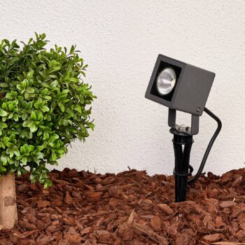 Svetlo s hrotom do zeme Jiada s diódami LED