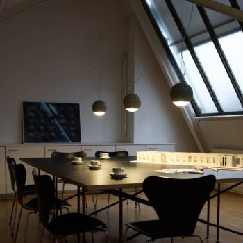 TECNOLUMEN Trabant 3 závesné svietidlo matná sklenená šošovka