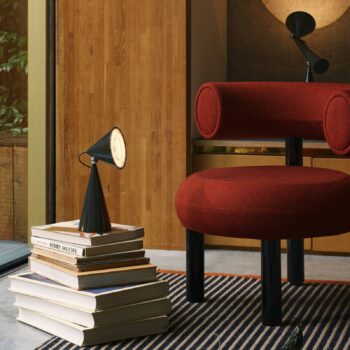 Tom Dixon LED stolová lampa Pose, antracitová, výška 25 cm