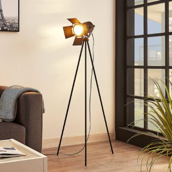 Trojnohá stojaca lampa Devon v čiernom