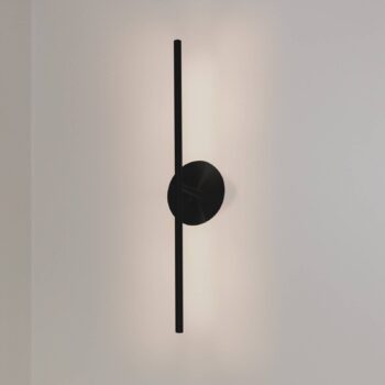 UMAGE LED nástenné svetlo Omni, čierne, dĺžka 74 cm