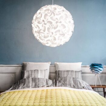 UMAGE Lora x-veľká závesná lampa Ø 75cm sada káblov biela