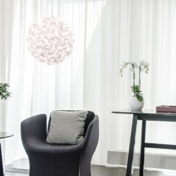 UMAGE Lora x-veľká závesná lampa Ø 75cm sada káblov biela
