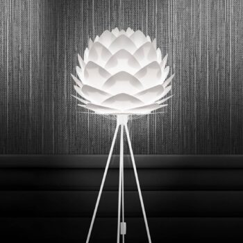 UMAGE Silvia medium stojaca lampa trojnožka biela