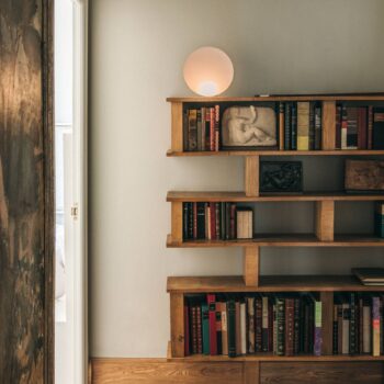 Vibia Musa 7400 stolná LED lampa stojaca, losos